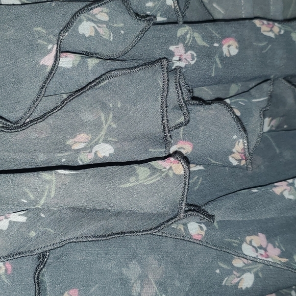 Abercrombie and Fitch Gray Floral Tank - Picture 3 of 5